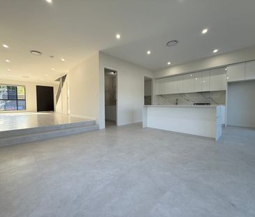 "BRAND NEW 3 LARGE BEDROOMS PLUS OFFICE/STUDY, CONVENIENTLY LOCATED" - Photo 3