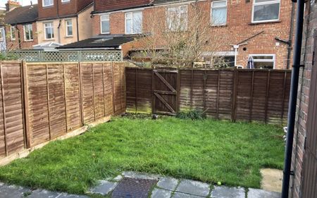 George V Avenue, Worthing, West Sussex - Photo 4