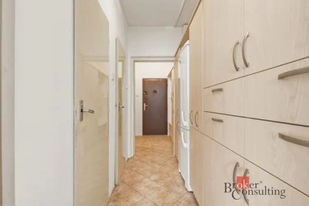 Pronájem bytu 1+kk 28 m - Fotografie 5