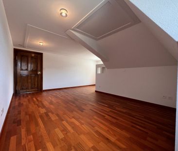 Appartement mansardé de 3,5 pièces avec beaucoup de charme - Foto 6