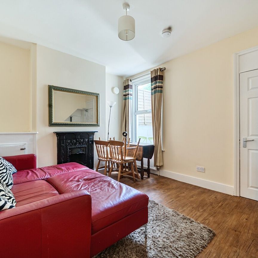 6 bedroom house to rent - Photo 1