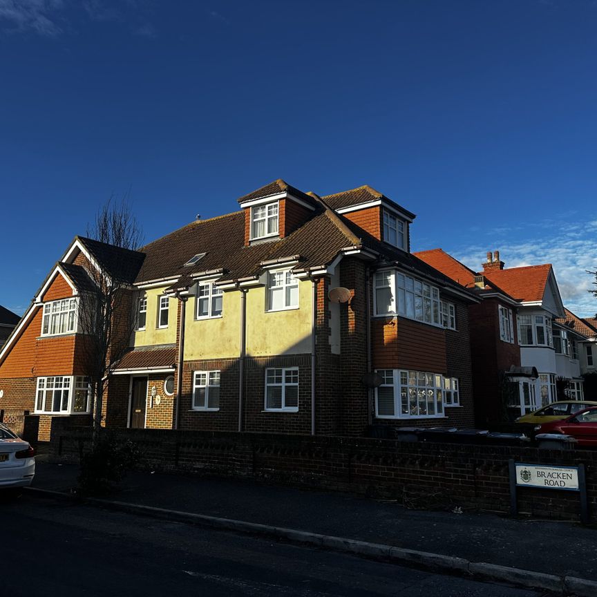 Pinecliffe Avenue, Southbourne - Photo 1