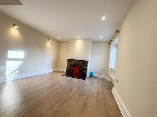 2 bedroom property to rent - Photo 1