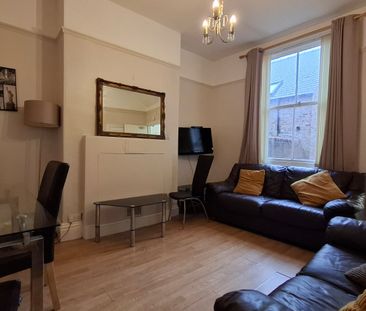 6 bedroom property to rent - Photo 4