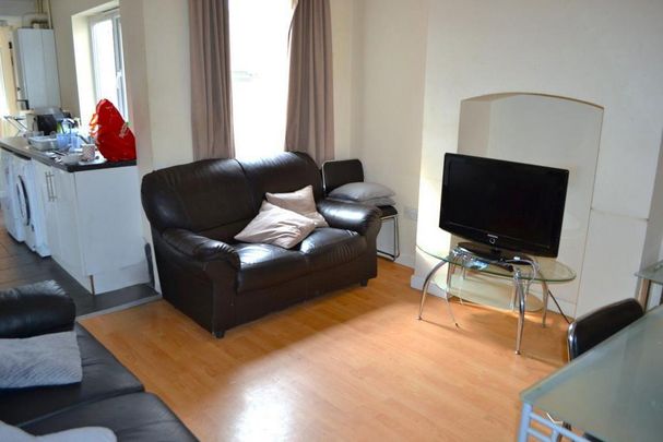 5 bedroom house to rent - Photo 1