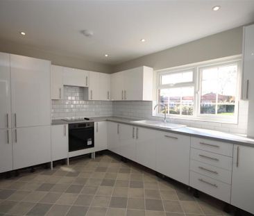 4 bedroom detached house to rent - Photo 6