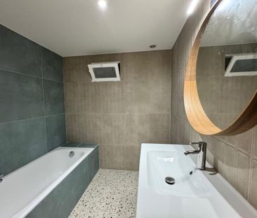 Location Maison 4 pièces 122m² LES ANGLES 30133 - Photo 6