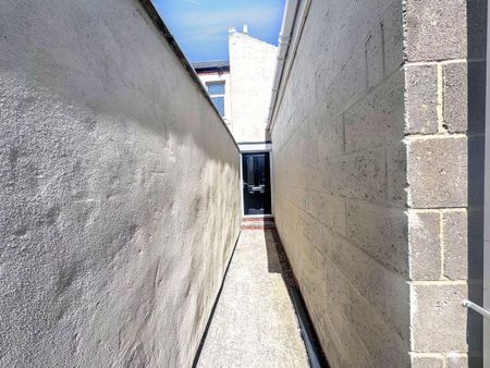 3 bed upper flat to rent in NE24 - Photo 3
