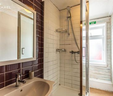 4 bedroom terraced house to rent - Photo 5