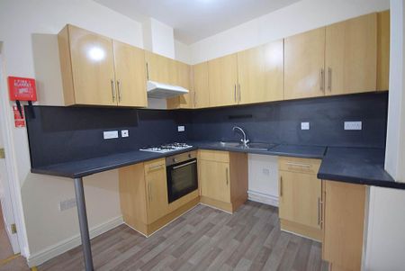 2 bedroom flat to rent - Photo 4