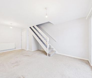 2 bedroom maisonette to rent - Photo 2