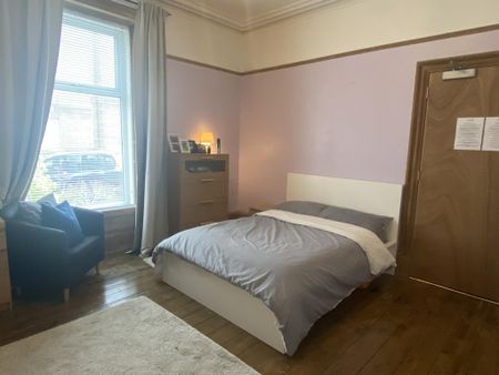 4 bedroom terraced house to rent - Photo 4