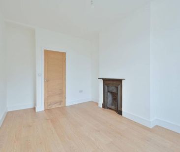 2 bedroom maisonette to rent - Photo 2