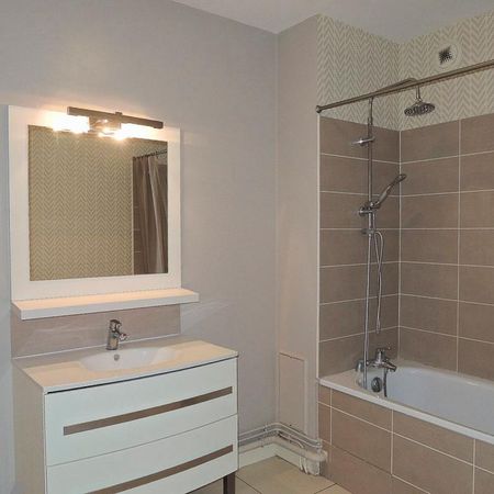 Location Appartement 2 pièces 52m² MONT DE MARSAN 40000 - Photo 4