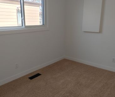 711 B ROYAL - Photo 4