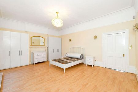 3 bedroom ground floor flat to rent - Photo 4