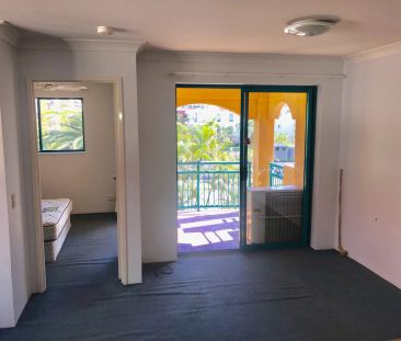 One Bedroom Apartment "The Antigua" Broadbeach - Photo 2