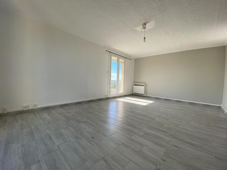 « SORGUES - APPARTEMENT T3 67.22 M² AVEC TERRASSE » - Photo 3