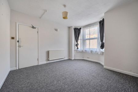 4 bedroom terraced house to rent - Photo 2