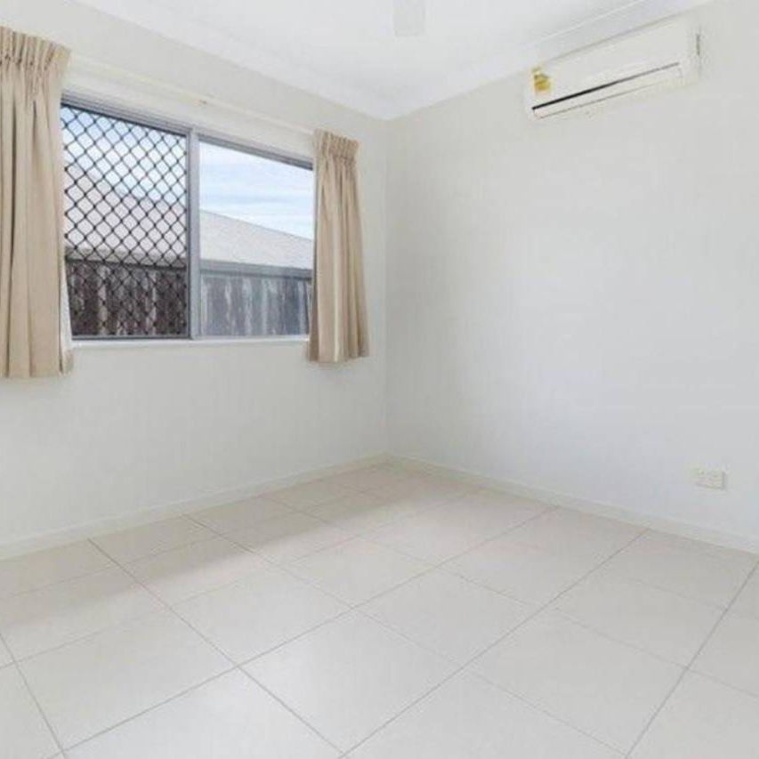 Quality Entertainer – Media or Fifth Bedroom – Solar - Green Thumb Paradise - Photo 1