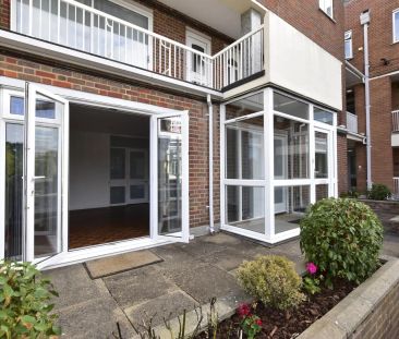 3 bed flat to rent in Burkes Road, Beaconsfield, HP9 - Photo 6