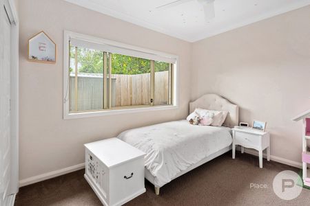 Spacious Family Living in the Heart of Albany Creek – 4 Bed, 2 Bath Home - Photo 4