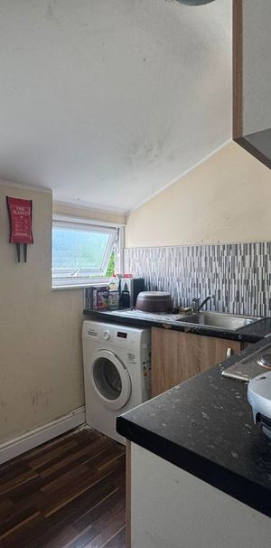 Studio Flat, Clarence Road, CR0 - Photo 1