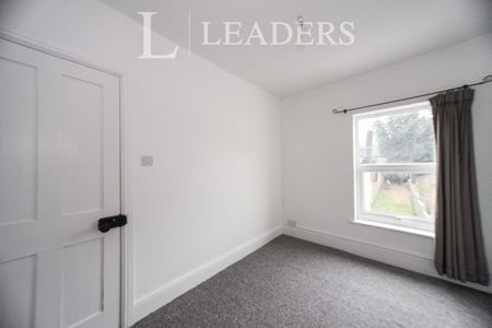 2 bedroom house to rent Princes Street, Dunstable, Bedfordshire, LU6 - Photo 3