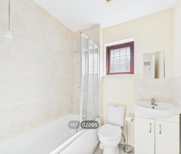 2 bedroom semi-detached house to rent - Photo 6