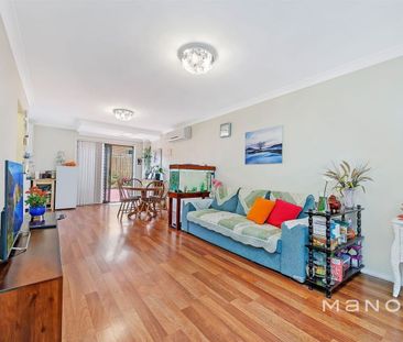 Modern 3-Bedroom Townhouse in a Convenient Location - Photo 3