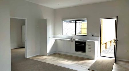 Charming Two-Bedroom unit in Peaceful Neighbour hood - Photo 2