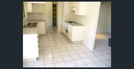 Three-Bedroom Townhouse in Prime Burleigh Waters Location - Photo 5