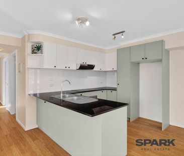 Low-Maintenance Apartment - Photo 5