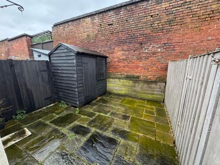 2 bedroom terraced house to rent - Photo 2