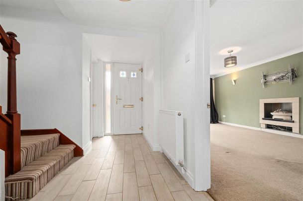 4 bedroom detached house to rent - Photo 1