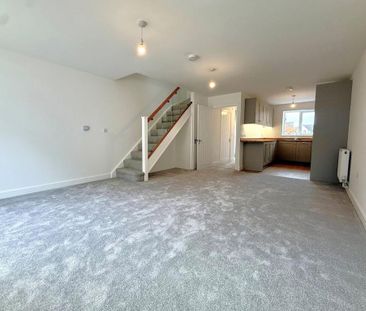 3 bedroom semi-detached house to rent - Photo 2