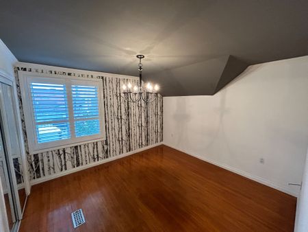 For Lease - 15 Castlefield Avenue Unit# Upper, Toronto, Ontario - Photo 2