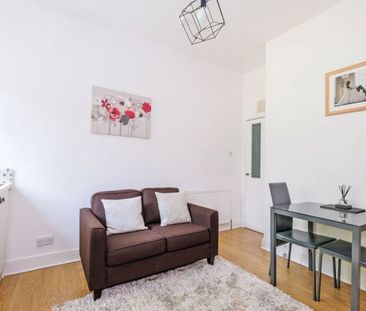 Flat B, 150 Hutcheon Street, AB25 3RX, Aberdeen - Photo 6