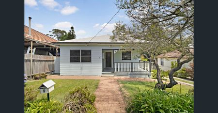 Four-bedroom house - Photo 3