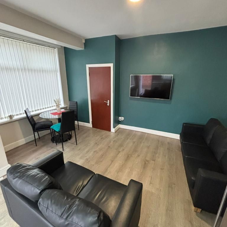 3 bedroom end of terrace house to rent - Photo 1