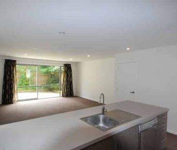 3 BEDROOM TOWNHOUSE - Photo 3