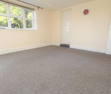 Evesham Road, Astwood Bank, Redditch, B96 6EA - Photo 6