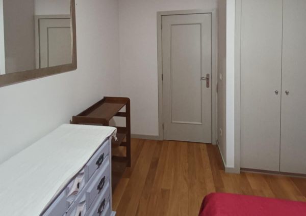 Alugo quarto em T3 junto ao El Corte Ingles