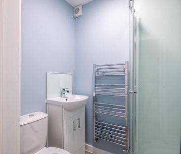 7 bedroom flat share to rent - Photo 3