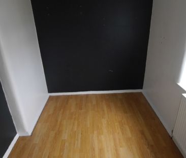 3 Bedroom Terraced House - Photo 5