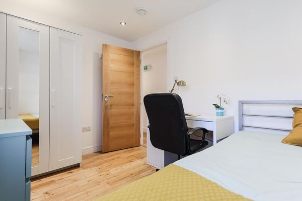 4 Bed Flat, Chalton Street, NW1 - Photo 1