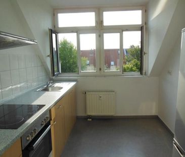 2 Raum-DACHGESCHOSS-Whg in Gohlis , Bad mit Fenster, Wanne, hell un... - Photo 3