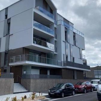 SAINT MALO - ROCABEY - Appartement (51m²) - TERRASSE - 1 er étage avec Ascenseur. - Photo 1