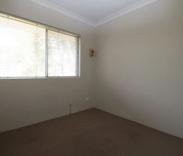 Two-Bedroom Apartment with Study in Prime Granville Location - Photo 4