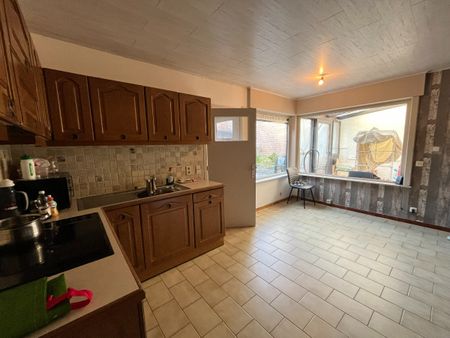 Ruim gelijkvloers appartement met garage te huur - Foto 2